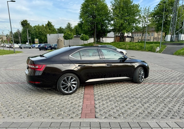 Skoda Superb cena 98500 przebieg: 98300, rok produkcji 2018 z Rybnik małe 106